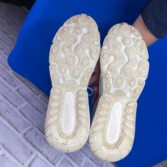 |•NIKE•| Air Max 270 React Athletic Shoes Size 7 - Picture 8 of 12